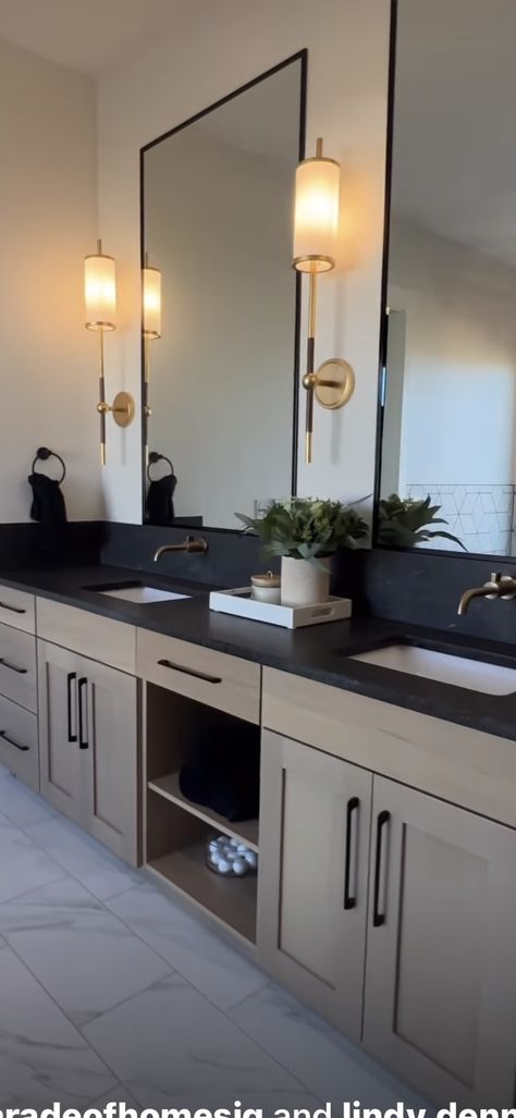 Master Bathrooms Black Vanity, Black And Gold Modern Bathroom, Bathroom Ideas Masculine, Contemporary Master Bath Ideas, Masculine Vanity Bathroom, Bathroom Interior Design Dark Countertop, Black Bathroom Countertops Master Bath, Master Bath Ideas Industrial, Black And White Oak Bathroom