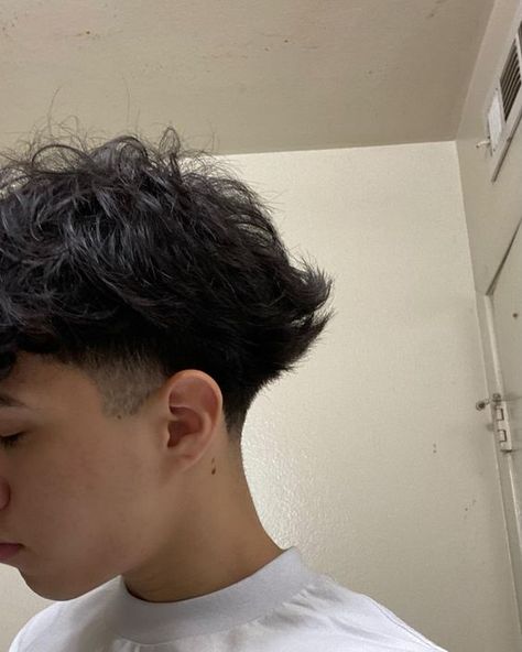 Edgar Haircut, Mens Haircuts Thick Hair, Curly Mohawk Hairstyles, Taper Fade Short Hair, Fade Haircut Curly Hair, Taper Fade Curly Hair, Edgars Haircut, Blonde Hair Boy, Messy Haircut