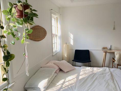 Zero Waste Bedroom, Simple Bedroom Decor, Goal Zero, Low Carbon, Simple Bedroom, The Bedroom, Minimalist Bedroom, Our House, Spring Cleaning