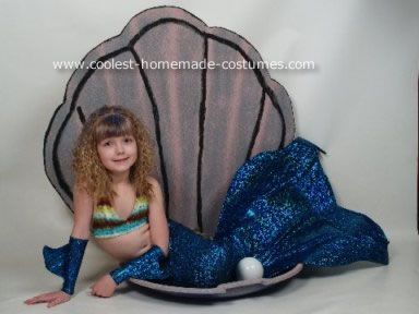 Homemade Mermaid Costume Diy Party Costumes, Toddler Mermaid Costumes, Homemade Mermaid Costumes, Mermaid Photo Shoot, Girls Mermaid Costume, Mermaid Pirate Party, Mermaid Costume Diy, Mermaid Pirate, Girl Group Costumes