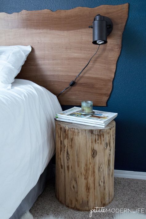 Bedside Table Decoration, Live Edge Headboard, Diy Live Edge, Guest Room Makeover, Organization Aesthetic, Bedside Table Decor, Table Decoration Ideas, Ombre Wall, Modern Rustic Decor