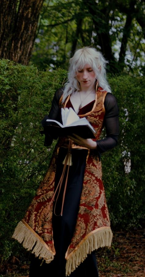 Colorful Ren Faire Outfit, Hobbit Clothes Inspired Outfits, Winter Ren Faire Outfits, Larp Outfit Female, Tabard Outfit, Fantasy Renfaire Outfit, Nonbinary Ren Faire, Bardcore Outfit, Dnd Character Outfit Design