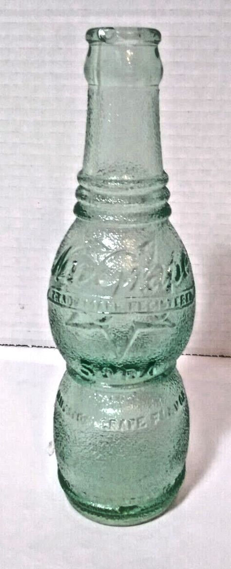 Vintage NuGrape Green Soda Bottle, 6 Oz., Pat'D April 12th, 1932 Pebbled Texture Soda Vending Machine, Vintage Glass Bottles, Vintage Soda Bottles, Vintage Soda, Old Glass Bottles, Coca Cola Bottles, Vintage Mason Jars, Antique Glass Bottles, Vintage Appliances