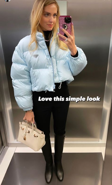 Puffer Jacket winter outfit Light Blue Puffer Jacket Outfit, Light Blue Jacket Outfit, Puffer Jacket Winter Outfit, Blue Puffer Jacket Outfit, Light Blue Puffer Jacket, Jacket Winter Outfit, Puffer Outfit, Cropped Outfits, Chicago Outfit