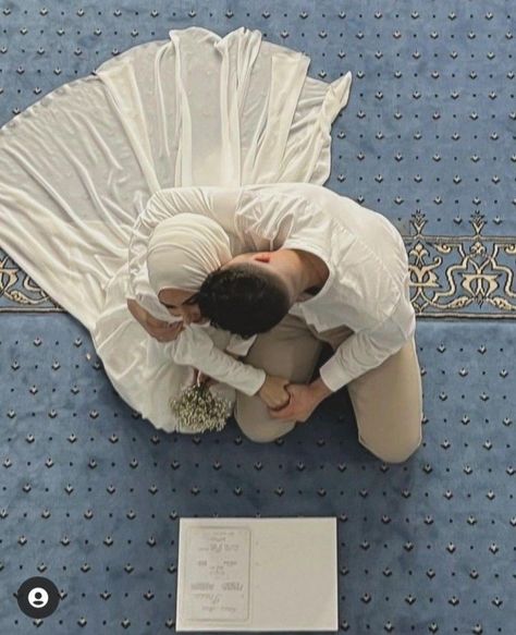 Islamic Nikkah, Muslim Wedding Photos, Mekka Islam, Islam Marriage, Muslim Couple, Muslim Couple Photography, Islamic Wedding, Cute Muslim Couples, Love In Islam