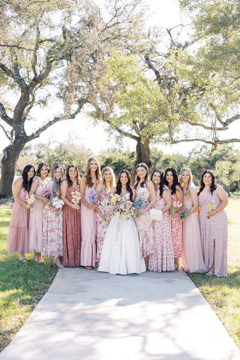 Bride Vs Bridesmaid Bouquet, Pink Flower Bridesmaid Dresses, Bridesmaids With Different Bouquets, Mismatched Bridesmaid Bouquets, Monotype Bridesmaid Bouquet, Bridesmaid Dresses Mismatched Pink, Mismatched Bouquets, Modern Bridesmaid Bouquet, Mismatched Pink Bridesmaid Dresses