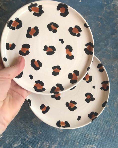 @avenuepottery on Instagram: “Today’s HOT PLATE SPECIAL: up for grabs are these little leopard cocktail plates, set of four. One set available-$55. Size-about 6.5 inches…” Plate Inspo Paint, Poterry Clay Ideas Painting, Leopard Print Pottery, Paint Your Own Plate Ideas, Ceramic Painted Plate, Painting Clay Ideas, Painting Plates Ideas, Pottery Painting Plates, Plate Pottery Painting Ideas