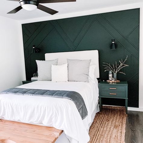 Emerald Green Accents, Emerald Green Wall Bedroom, Emerald Accent Wall Bedroom, Emerald Accent Wall, Light Green Accent Wall Bedroom, Emerald Green Bedroom Walls, Emerald Green Accent Wall Bedroom, Wall Pannel Ideas Interior, Emerald Green Wall