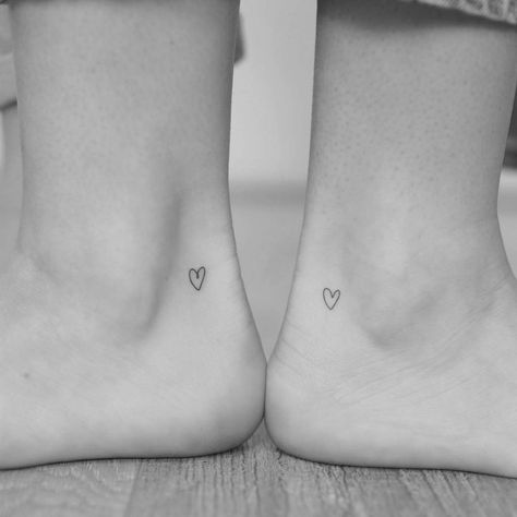 Butterfly Fine Line Tattoo, Butterfly Fine Line, Friends Matching Tattoos, Tattoos Best Friends, Small Friendship Tattoos, Heart Tattoo Ankle, Best Friends Matching, Partner Tattoos, Small Sister Tattoos