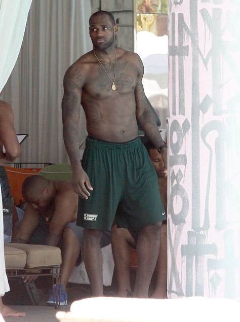 Lebron James Lebron James Body, Lebron James Dwyane Wade, James Lebron, Nba Lebron James, King Lebron James, King Lebron, Dwyane Wade, Athletic Body, Brooklyn Nets