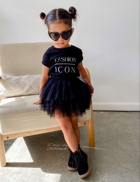 Toddler Rockstar Outfit, Toddler Tutu Outfits, Toddler Girl Birthday Outfit Ideas, Girl Toddler Outfits, Toddler Outfits Girl, Toddler Birthday Outfit Girl, Baby Tutu Outfits, Toddler Fall Outfits Girl, Short Noir