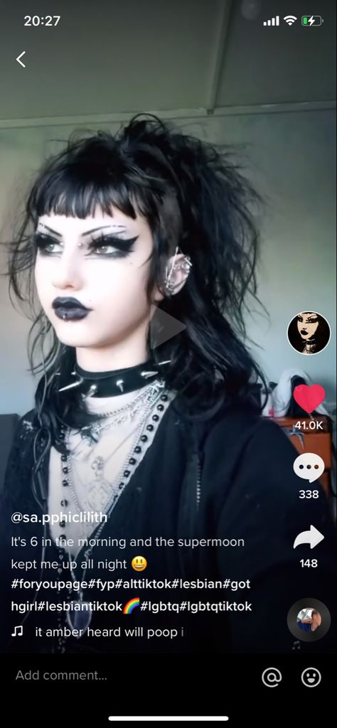 Goth Punk Hair, Work Appropriate Goth Makeup, Post Punk Makeup, Goth Makeup Casual, Dramatic Goth Makeup, Goth Makeup Without White Base, Goth Prom Hairstyles, Unique Goth Makeup, Goth Looks Makeup