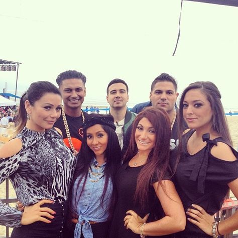 Ronnie Jersey Shore, Snooki Hair, Snooki And Jwoww, Nicole Polizzi, Nicole Snooki, 2000s Icons, Pauly D, Seaside Heights, Y2k Baddie