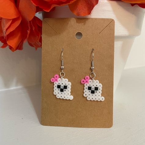 Perler Bead Ghost Earrings White, Black And Pink New Handmade Less Than An Inch Perler Beads Bundle To Save Don’t Be Afraid To Send Offers :) Halloween Perler Earrings, Perler Beads Earrings Ideas, Perler Bead Ghost, Pearl Or Bead Ideas, Perler Beads Halloween, Tiny Perler Bead Patterns, Bead Ghost, Trippy Perler Bead Patterns, Halloween Perler Bead Patterns