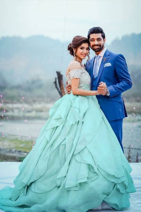 Pose Prewedding, Pre Wedding Photoshoot Props, Indian Wedding Poses, Pre Wedding Photoshoot Outfit, Indian Wedding Photography Couples, Couple Wedding Dress, Bridal Photography Poses, Wedding Photoshoot Props, Indian Wedding Couple Photography