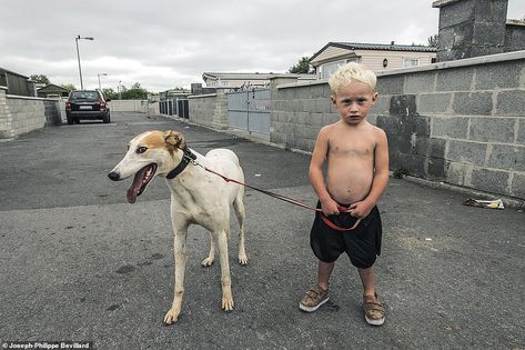 Photographer is granted rare access to Irish Travellers and spends decade documenting everyday life | Daily Mail Online Limerick Ireland, Irish Travellers, Walking People, Portrait Design, 웃긴 사진, Secret Life, Photo Reference, Photojournalism, Photography Inspo