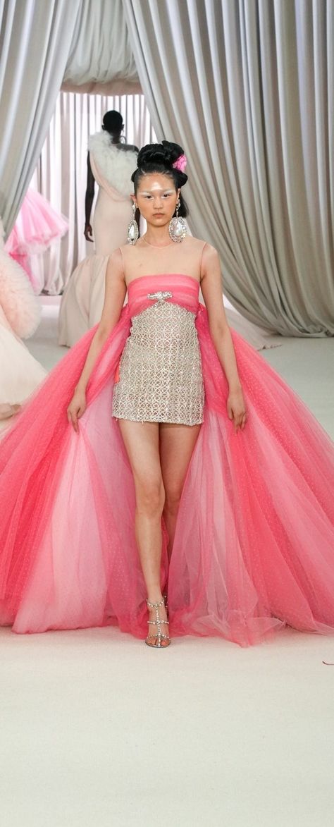 Giambattista Valli 2023, Giambattista Valli 2023 Couture, Giambattista Valli Spring 2023, H&m Giambattista Valli, Spring 2023 Couture, Giambattista Valli Red Carpet, 2023 Couture, Giambattista Valli Couture, Giambattista Valli Haute Couture