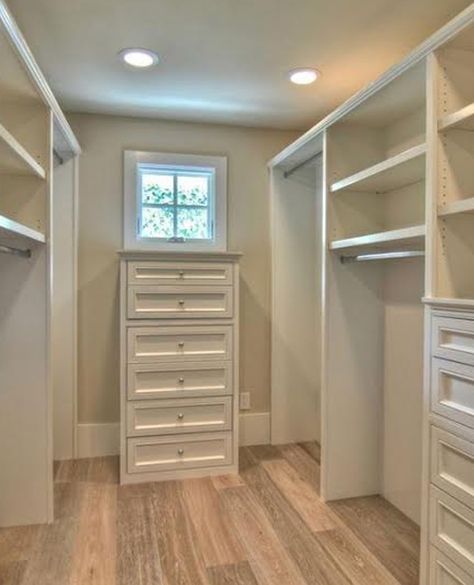 Master Closet Design, Small Walk In Closet, Master Closet Organization, Creative Closets, Walking Closet, Walk In Closet Design, Closet Design Layout, Closet Renovation, Closet Layout