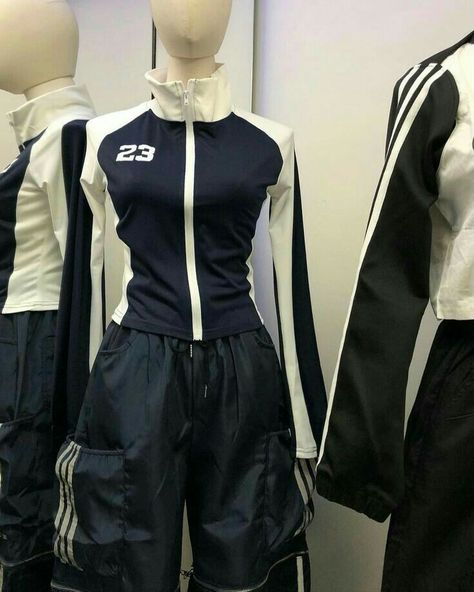 Sporty Outfits, Really Cute Outfits, Casual Style Outfits, Retro Outfits, Classy Outfits, Everyday Outfits, Aesthetic Clothes, Pretty Outfits, بلاك بينك