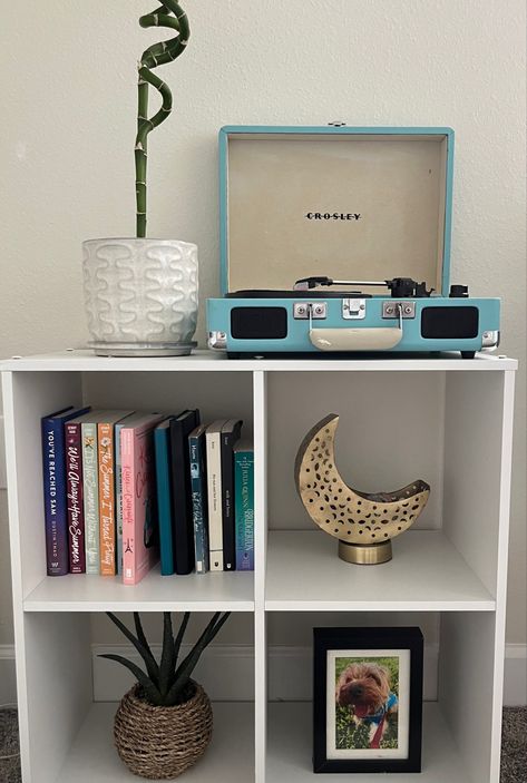 Book Shelf In Room Aesthetic, 3 Cube Shelf Decor, Cubed Shelf Decor, Makeup Organization Cube Shelf, Book Cubes Bookshelves, Cube Shelf Bookshelf, Book Shelf Aesthetic Decor, Book Shelf Nightstand, Corner Shelf Aesthetic