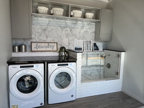 Laundry Renovation Ideas, Flooring Laundry Room, Rooms Makeover, Laundry Combo, Laundry Room Shelving, Room Organizers, Laundry Renovation, Room Pantry, Organization Laundry