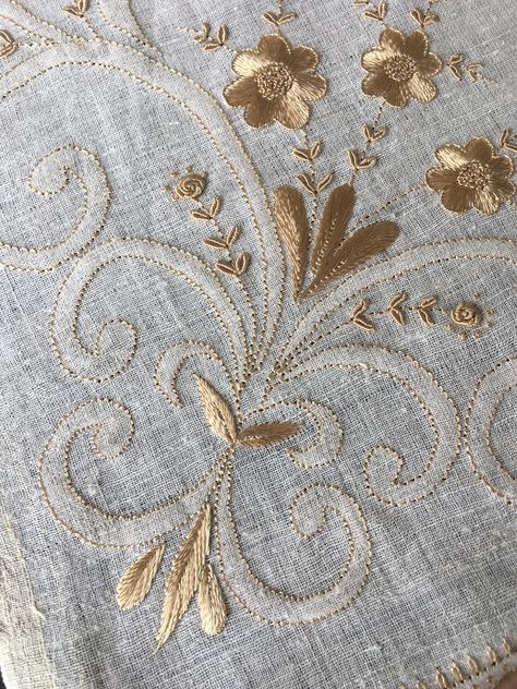 Kamiz Design, Gray Embroidery, Hand Embroidery Projects, Gold Work, Flower Embroidery Designs, Embroidery Suits, Shadow Work, Embroidery Inspiration, Hand Embroidery Designs