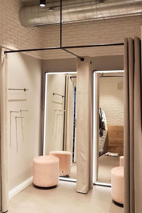 Store Fitting Room Ideas, Small Clothing Boutique Interior Design, Fitting Room Design Retail, Retail Fitting Room, Changing Room Ideas, Changing Room Design, Clothing Boutique Interior Design, Clothing Store Interior Design, Clothing Boutique Interior