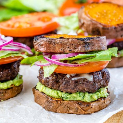 Clean Food Crush Recipes, Healthy Hamburger Recipes, Cleanfoodcrush Recipes, Potato Sliders, Sweet Potato Sliders, Gf Dinners, Sweet Potato Burgers, Clean Meals, Clean Dinners