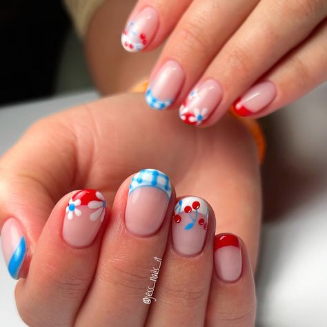 Instagram 4th Of July Abstract Nails, Girly Picnic, 4tb Of July Nails Simple, Fourth Of July Nails Cherry, 4th Of July Nails Funky, Blue Stiletto Nails, Festive Nail Designs, 4thnof July Nails, Tie Dye Nails