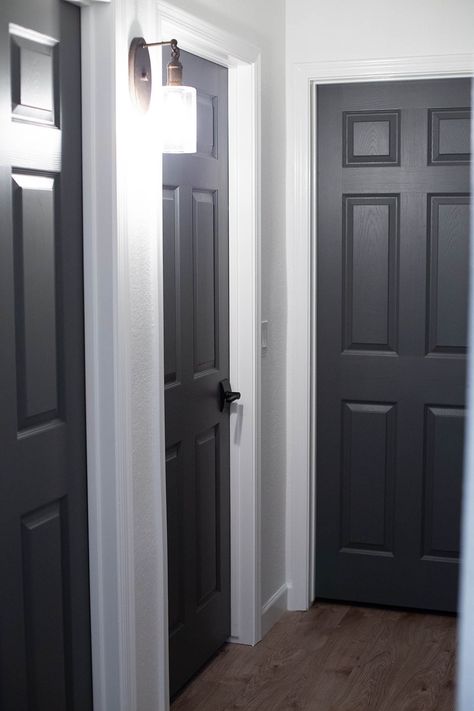 Dark Gray Doors - How to Paint Your Own - All for the Memories Dark Interior Doors, Painting Interior Doors, Gray Doors, Interior Door Colors, Grey Interior Doors, Pintu Interior, Hallway Door, Dark Doors, Painted Interior Doors