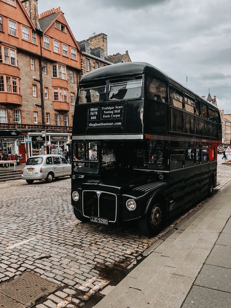 Black double decker in edinburgh Scotland 🖤 #black #bus #doubledecker #blackbus #scotland #edinburgh #aesthetic #dark acedemia #darktones #gothic #art #unique #pinterest Edinburgh Aesthetic Dark, Edinburgh Aesthetic, Manifest 2024, Scotland Aesthetic, Scotland Edinburgh, Decker Bus, Tour Bus, Food Truck Design, Double Decker Bus