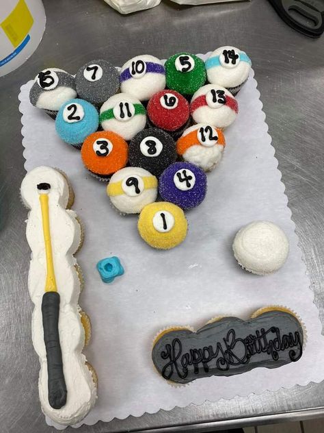 Philadelphia Eagles Cupcakes, Cupcakes Decoration For Men, Birthday Pull Apart Cupcakes Ideas, Lsu Cupcakes, Cupcake Cake Designs Pull Apart, Pull Apart Cupcake Cake Birthday, 5 Cupcake Cake, Cupcake Pull Apart Cake Ideas, Cupcake Cakes Pull Apart