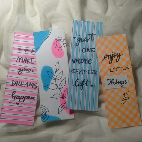 Book Mark Ideas With Quotes, Creative Diy Bookmarks Easy, Aesthetic Easy Bookmarks, Bookmark Ideas Diy Handmade Gifts, Easy Bookmarks Ideas, Bookmark Ideas Aesthetic Qoutes, Teachers Day Bookmarks Handmade, Easy Book Marks Ideas, Oil Pastel Bookmarks