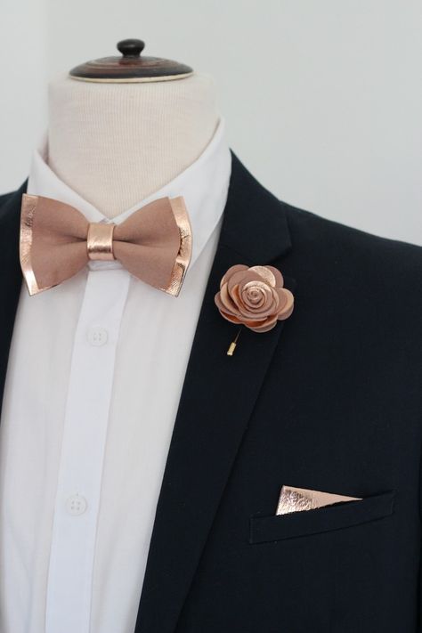 Ties For Men Wedding, Rose Gold Suit Men Quince, Rose Gold Mens Suit, Rose Gold Ties For Men, Rose Gold Groomsmen Attire, Rose Gold Suit Men, Rose Gold Suit, Rose Gold Wedding Flowers, Wedding Accessories For Men