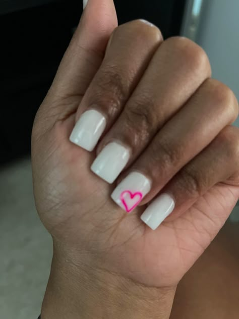 Acrylic nails Pink And White Nails Simple Design, Pink On White Nails, Cute Nails With Ring Finger Design, White Acrylic Nails With Pink Heart, Nails Acrylic With Heart Design, White Nails With Designs Heart, Short White Nails With Pink Heart, White Nails With One Finger Design, Nail With Heart Design Ring Finger