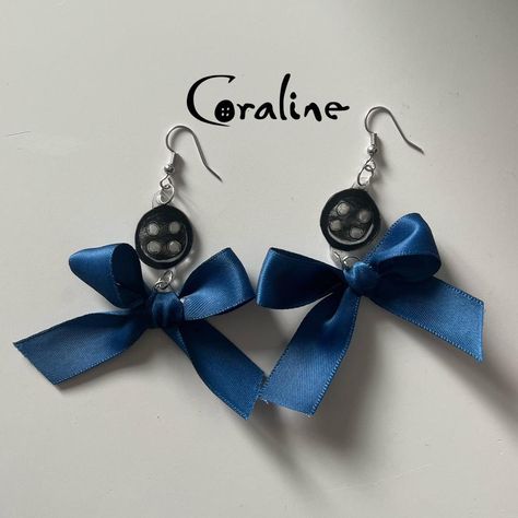 coraline button earrings 🐈‍⬛ so perfect for fall... - Depop #coraline #coralinemovie Coraline Dowsing Rod, Coraline Crafts Diy, Coraline Gift Ideas, Coraline Accessories, Coraline Jewelry, Coraline Earrings, Coraline Crafts, Coraline Diy, Coraline Button