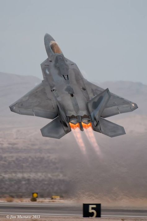 Fighter Planes Art, Fighter Planes Jets, Picture Edits, Jet Fighter Pilot, Stealth Fighter, F 22 Raptor, Stealth Aircraft, Airplane Wallpaper, F22 Raptor