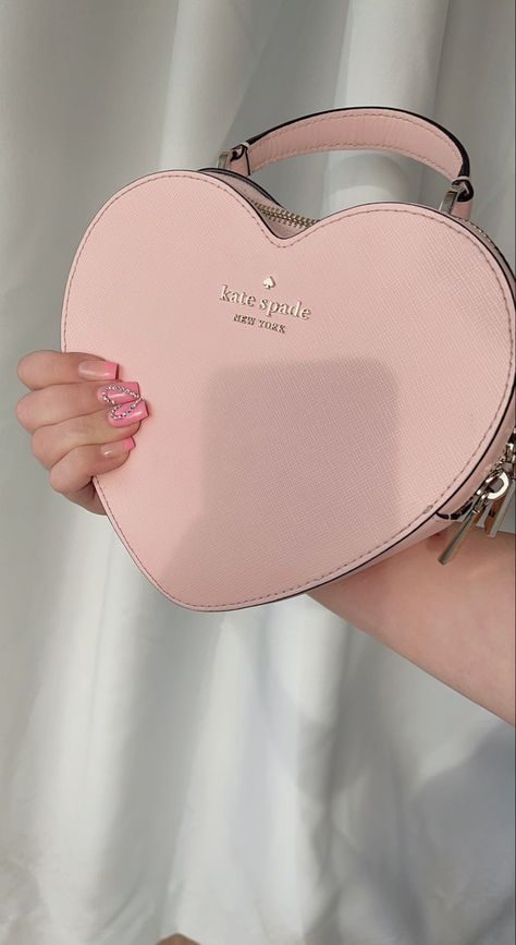 Pink Heart Kate Spade Purse, Kate Spade Love Shack Heart Purse, Kate Spade Pink Heart Bag, Heart Bag Kate Spade, Kate Spade Heart Purse Outfit, Kate Spade Aesthetic Bag, Cute Pink Purses, Small Pink Purse, Pink Bags Aesthetic