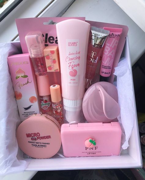 For My Bestie, Girly Christmas Gifts, Best Gift Baskets, Cool Gifts For Teens, Sephora Skin Care, Sweet 16 Gifts, Creative Birthday Gifts, Gift Makeup, Hydrating Lip Balm