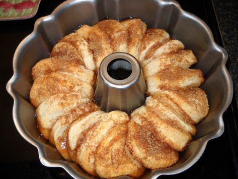 Crescent Roll Ideas, Easy Sticky Buns, Breakfast Ring, Crescent Roll Dessert, Sticky Bun, Pillsbury Grands, Crescent Recipes, Baked Breakfast Recipes, Baking Buns