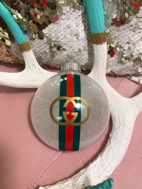 Gucci Inspired Christmas Tree, Gucci Christmas Ornaments, Gucci Christmas Tree, Gucci Ornaments, Designer Ornaments, Gucci Christmas, Boujee Christmas, Gucci Party, Gucci Inspired