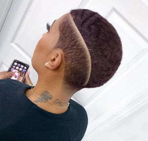 Black Women Short Hairstyles Natural, Short Hair Protective Styles, Short Hairstyles Natural Hair, Short Haircut For Girls, Chocolate Locs, Short Haircut Styles For Women, Fade Haircut Women, Short Natural Haircuts, Short Hair Designs