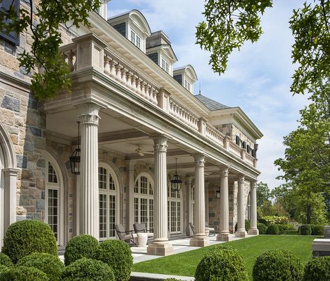 Classical Architecture Exterior, Types Of Houses Styles, Estate Exterior, English Style House, Vampire Family, Georgian Houses, Castle House Plans, Houses Mansions, Houses Exterior