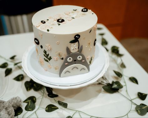 Totoro-themed cake for my son’s 1st birthday party! Totoro 1st Birthday Party, Totoro Cake Birthday Ideas, Totoro Cake Ideas, Totoro Wedding Cake, Totoro Bday Party, Totoro Birthday Theme, Studio Ghibli Birthday Cakes, Studio Ghibli 1st Birthday, Ghibli Birthday Party Ideas