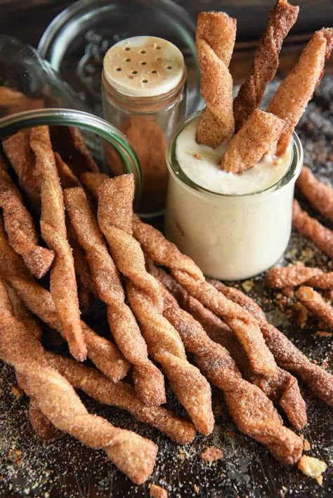 Churro Twists with a Cinnamon Cream Cheese Dip! Just 15 minutes to make! #Churro #CrescentDough #Cinnamon Pound Cake Churro Bites, Appetizer Tacos Appetizers, Dip For Churro Chips, Deserts For Taco Night, Churros Recipe Easy Pillsbury, Mexican Breakfast Dessert, Mexican Fiesta Party Food Desserts, Churro Chips And Dip, Churro Cinnamon Rolls