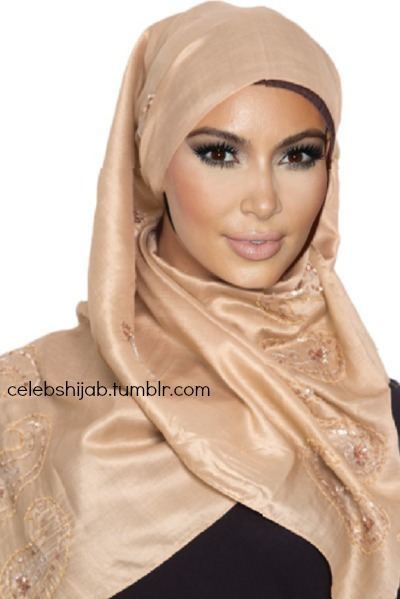 Islamic Outfits, Celebrity Memes, Kim Kardashian Style, Muslim Dress, Kardashian Style, Outfit Trends, Fashion Group, Hollywood Celebrities, Celebrity Look