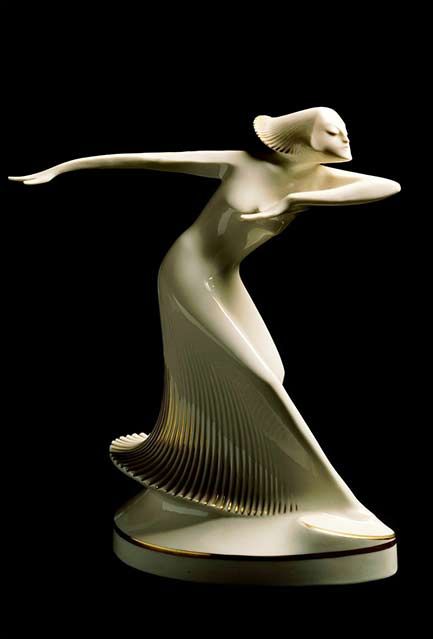 Theo-Vos---Ballerina---c.-1927---Hutschenreuther---37cm Ballet Statue, Ballerina Statue, Lampe Art Deco, Art Deco Sculpture, Deco Furniture, Art Deco Furniture, Sculptures & Statues, Art Deco Design, Art Sculpture