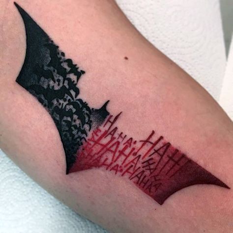 Mens Half Batman Symbol Half Joker Laughing Arm Tattoos Tato Joker, Batman Symbol Tattoos, Dragons Tattoo, Halloweenský Makeup, Tattoo Placements, Batman Tattoo, Marvel Tattoos, Symbol Tattoo, Joker Tattoo