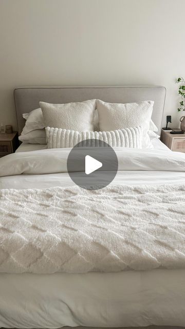 How To Make Bed Look Fluffy, How To Make Your Bed Look Fluffy, Making A Bed, Pillow Size Guide, Make Bed, Fluffy Bed, Pretty Bedding, Fluffy Bedding, Make Your Bed