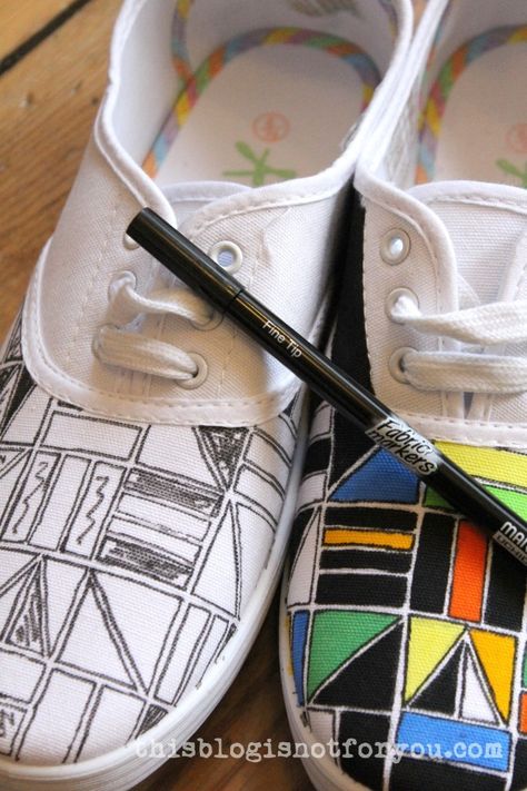 Canvas Shoes Diy, Sharpie Shoes, Shoes Painting, Ty Dye, Shoe Painting, Painted Shoes Diy, Painted Canvas Shoes, White Canvas Shoes, Urban Shoes